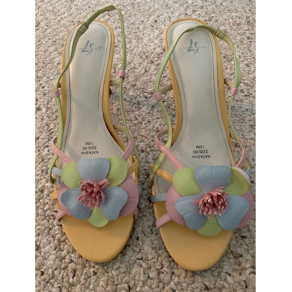 Life Stride Natasha Multicolor Floral Sandals